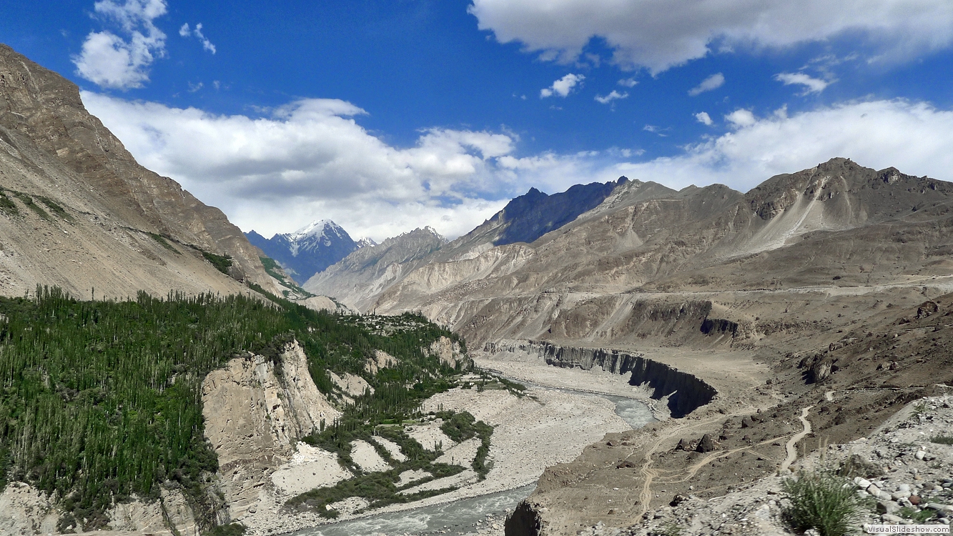 38 Hunza